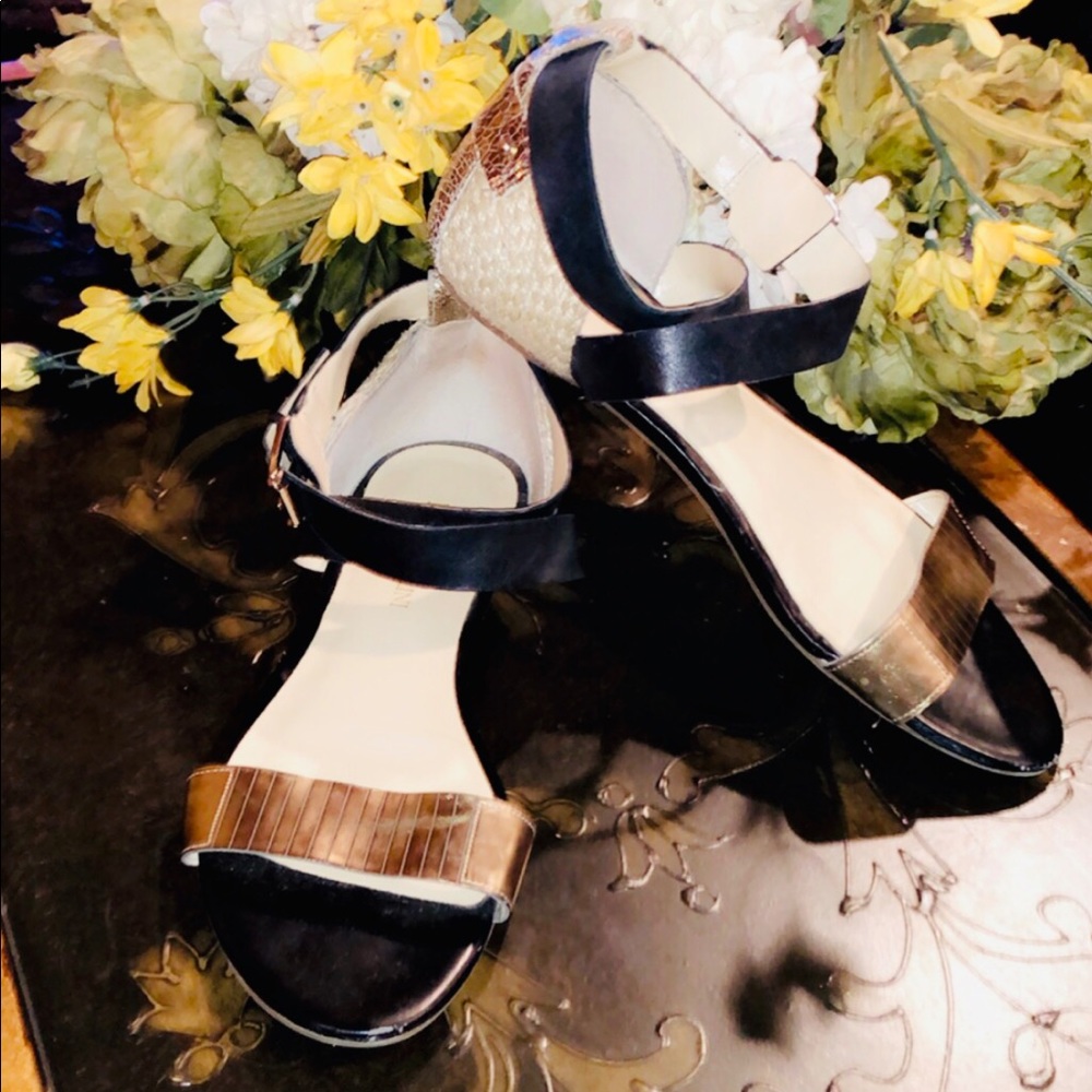 Enzo Angiolini, Black Leather Sandals w Gold Toe